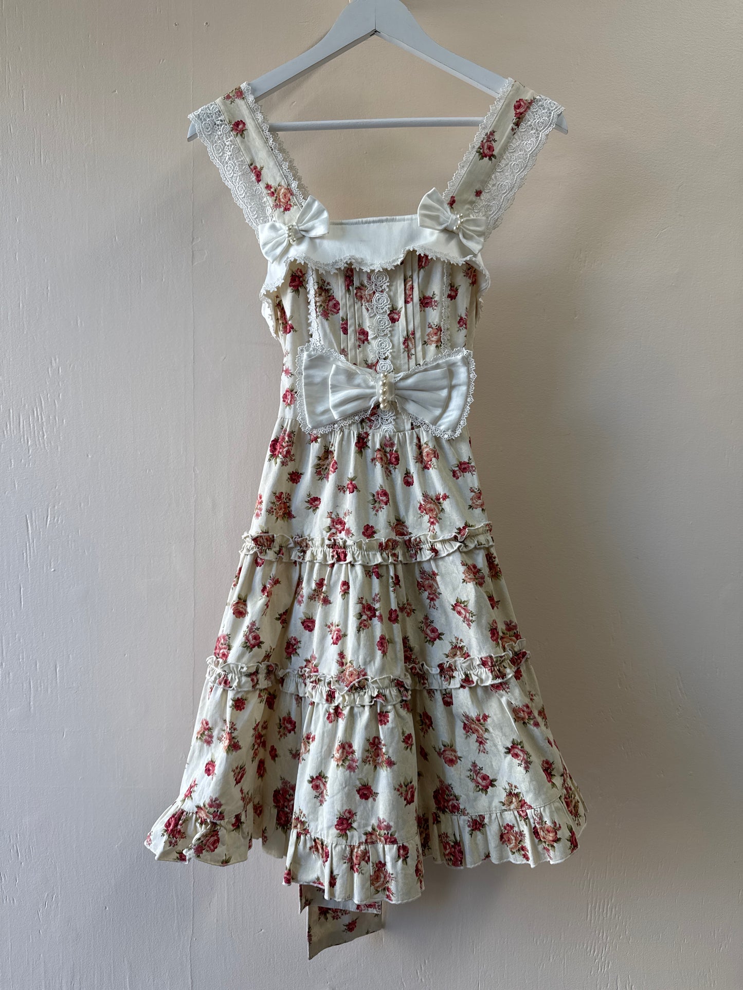 Body Line Lace Dress