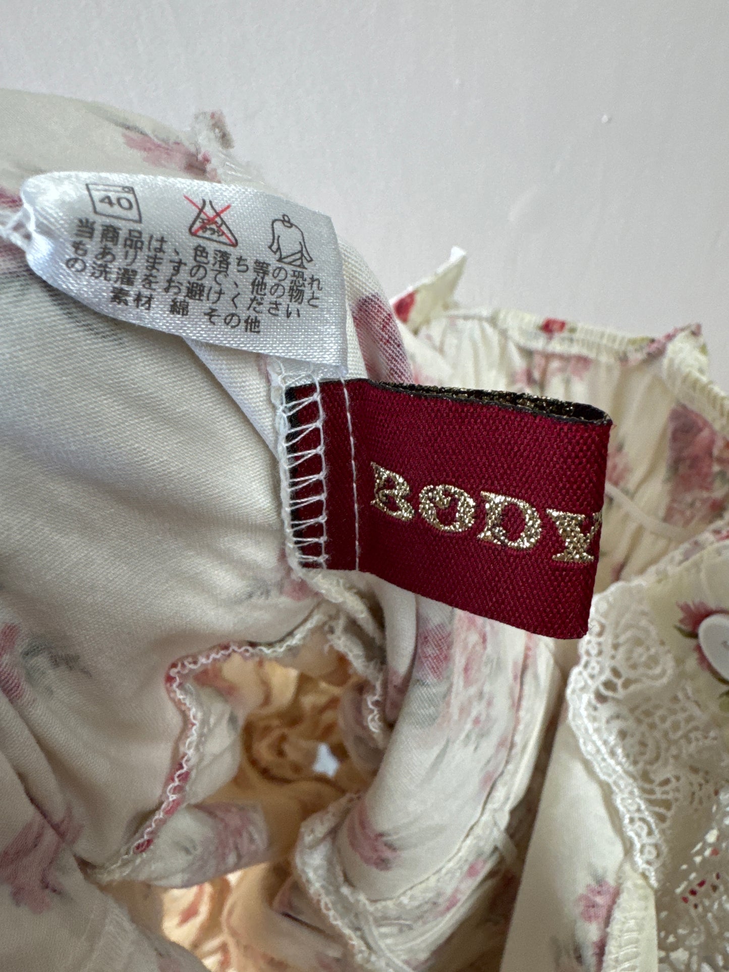 Robe en dentelle Body Line