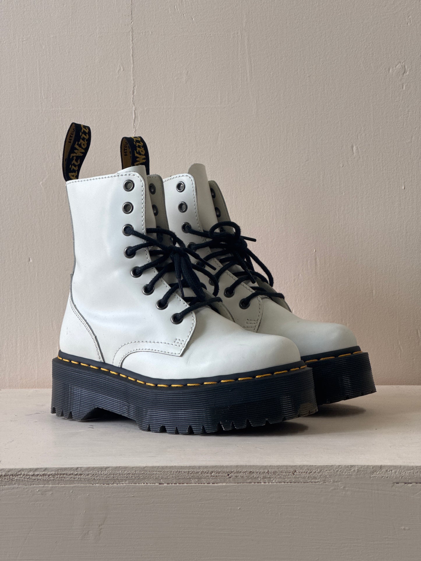 Second-Hand Dr Martens Leather Boots