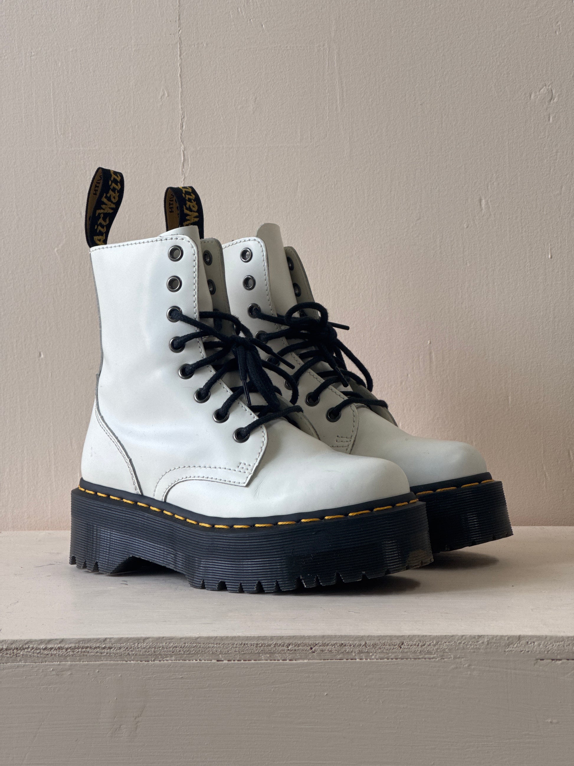 Second-Hand Dr Martens Leather Boots