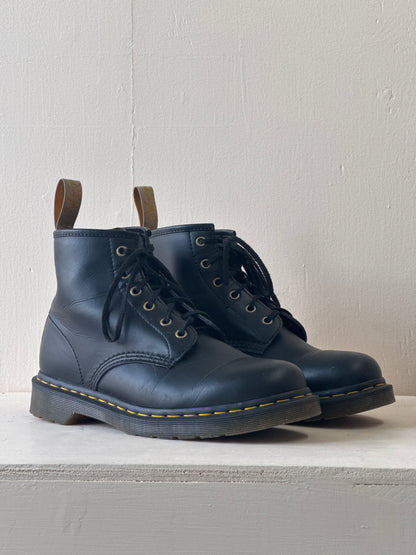 Second-Hand Dr Martens Vegan Leather Boots