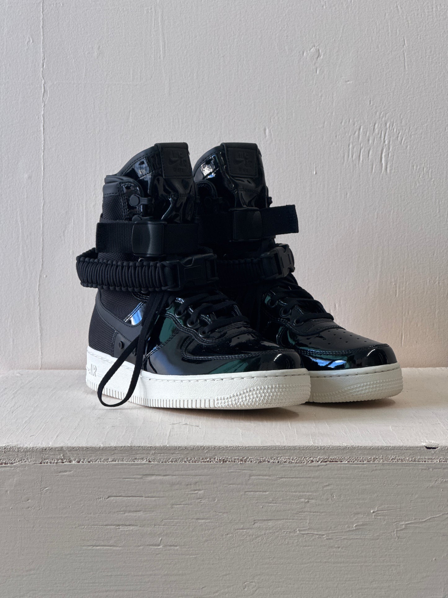 Second-Hand-Nike-SF-AF-1-Sneakers